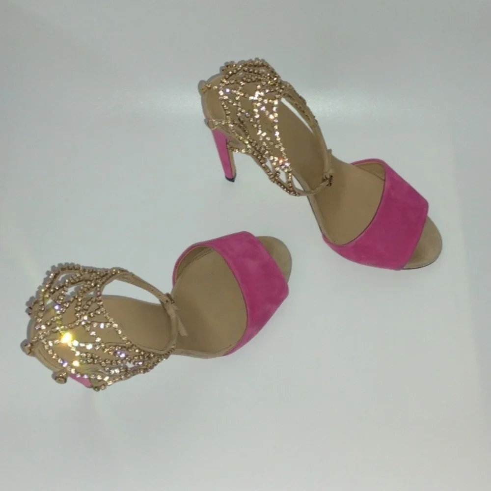 SOLD 💔 Gucci Rhinestone Pink Chainlink Heels - Picture 6 of 16